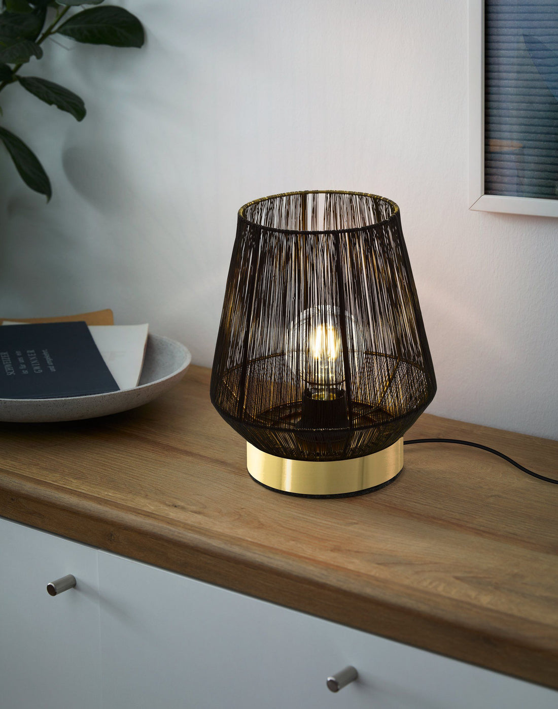 ESCANDIDOS Table Lamp