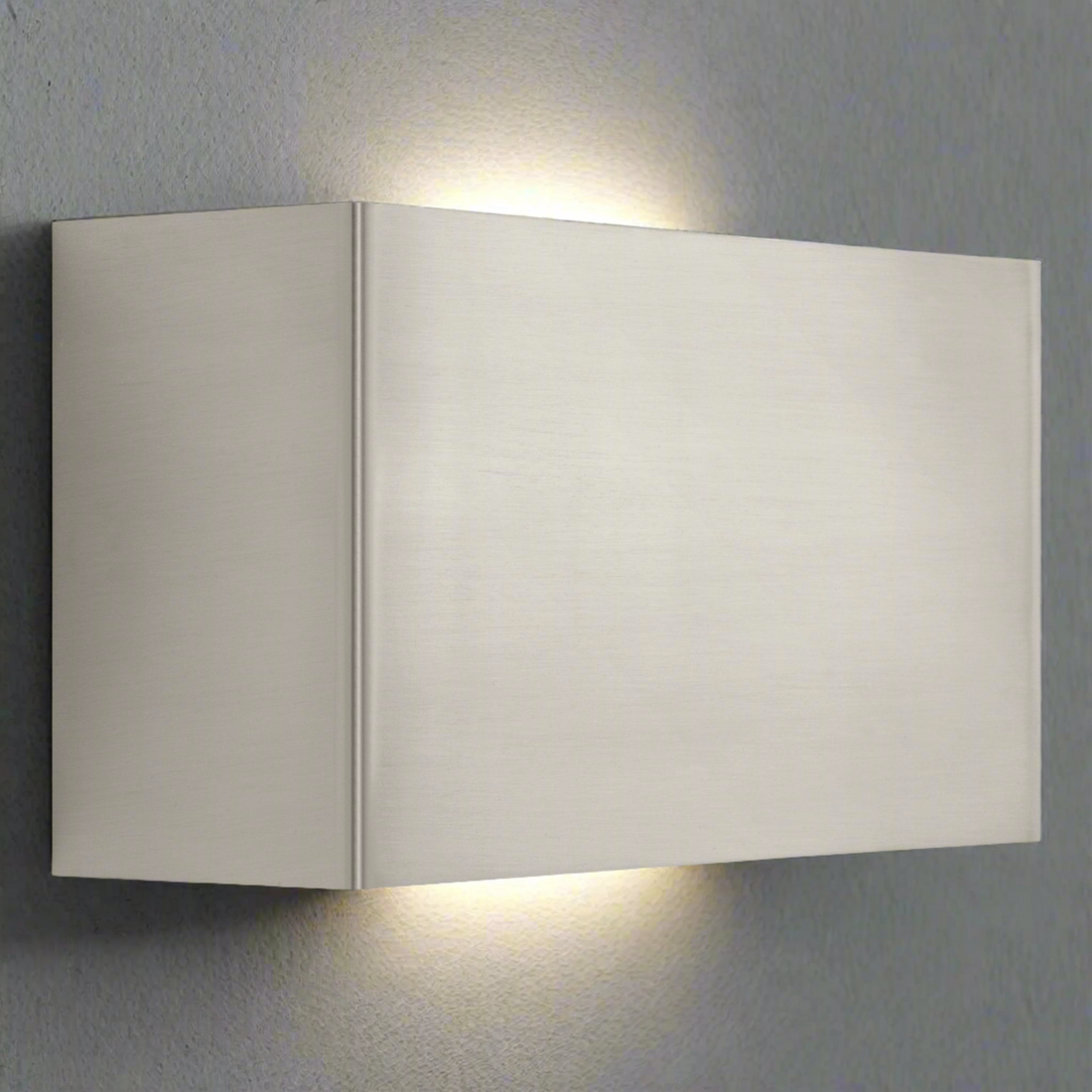 NIKITA Wall Light